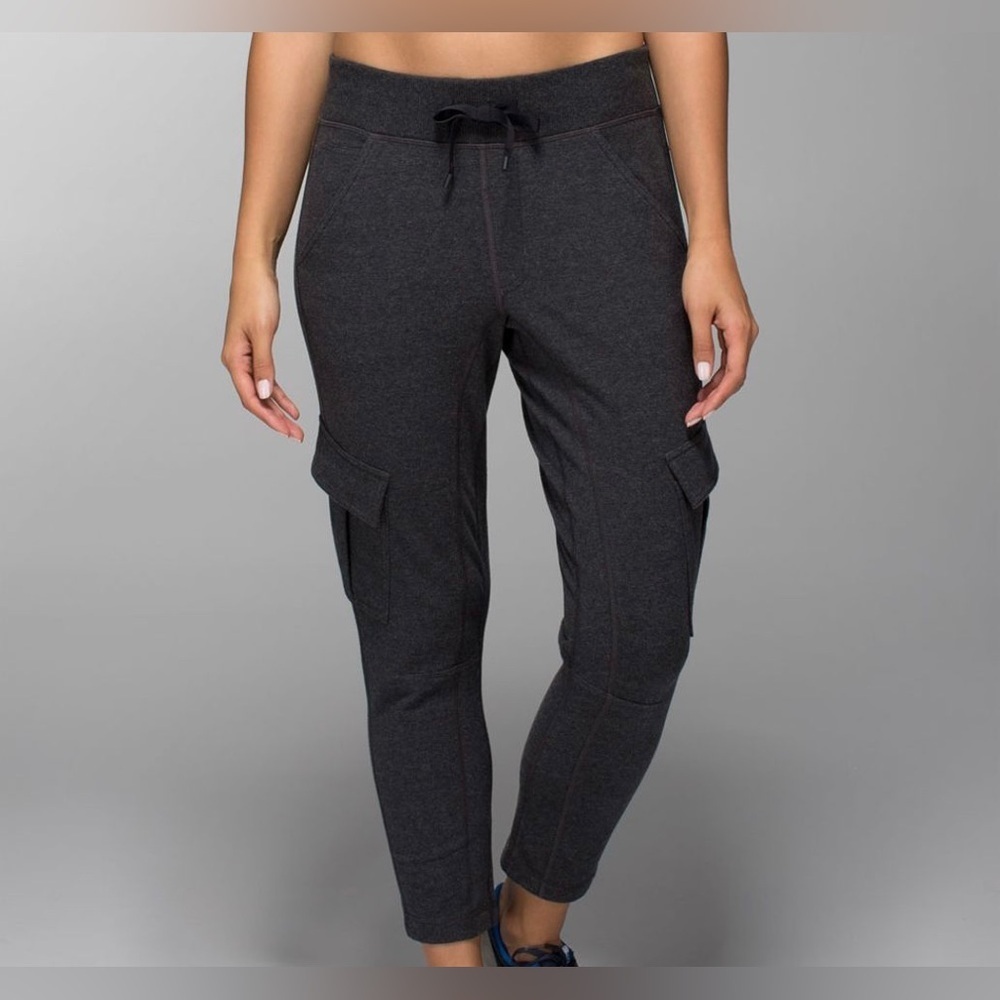 Lululemon gray cargo soft cloth jogger pants size 6 heathered style